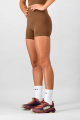 Traverse 4-Inch Short - Clay